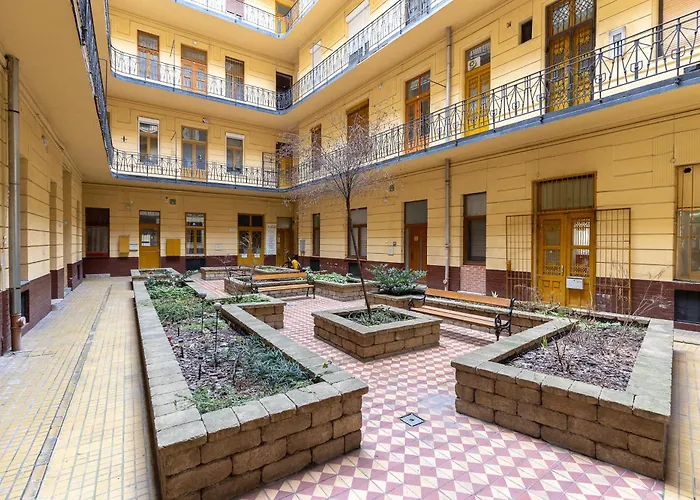 Harmony & Cute - Central Apartments